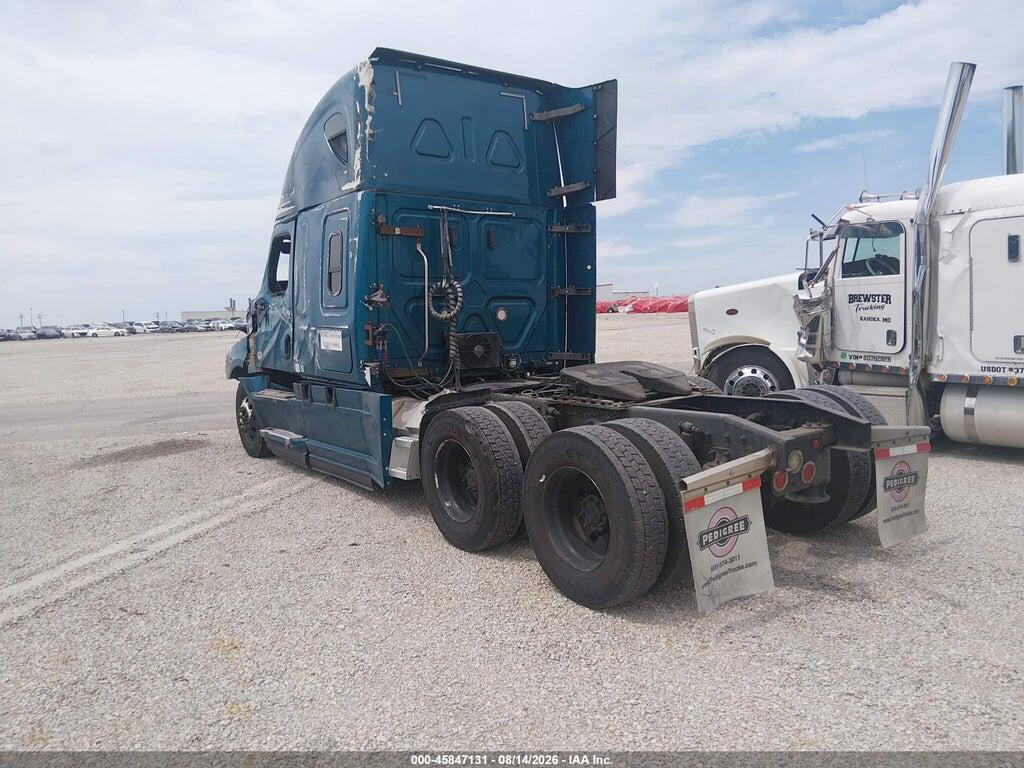 3AKJHHDR9KSHU5917 2019 FREIGHTLINER NEW CASCADIA 126 photo no. 3