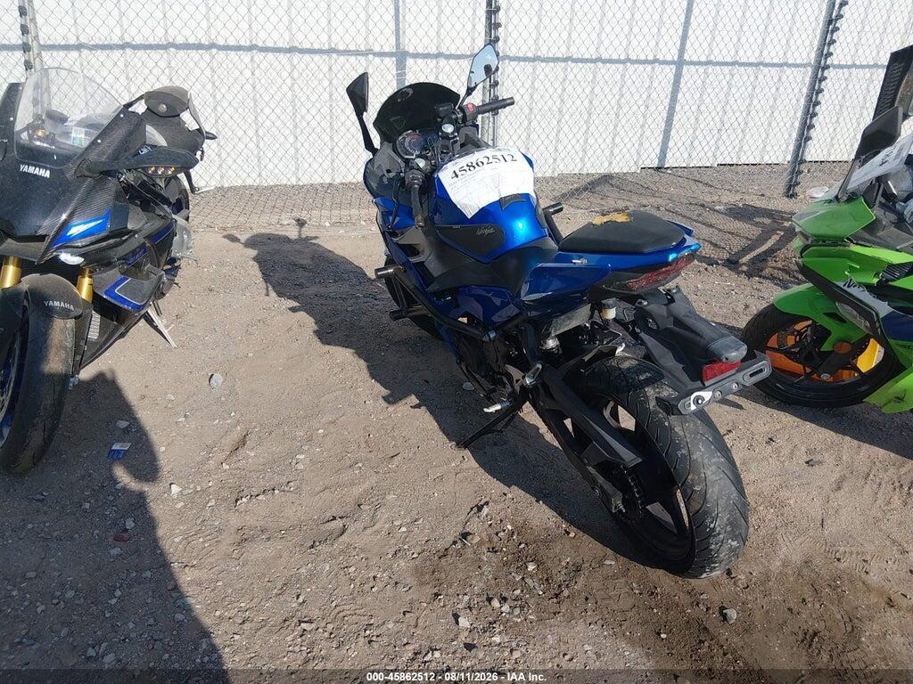 JKAEXKH11JDA13485 2018 KAWASAKI EX400 photo no. 3