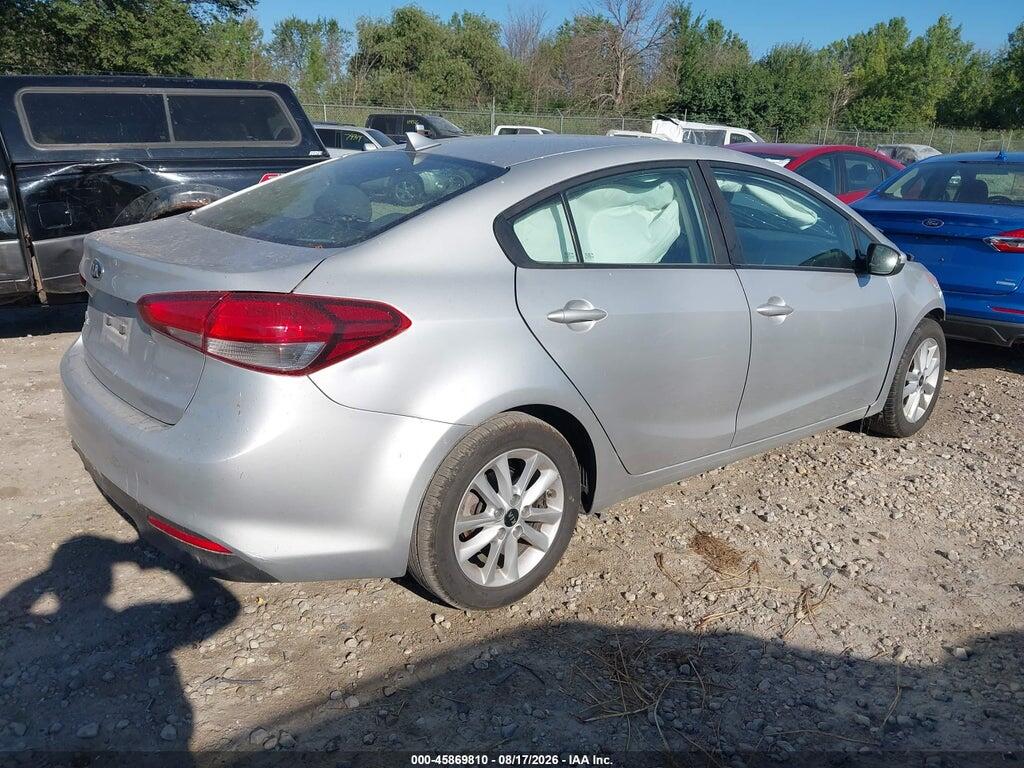 3KPFL4A71HE075653 2017 KIA FORTE photo no. 4