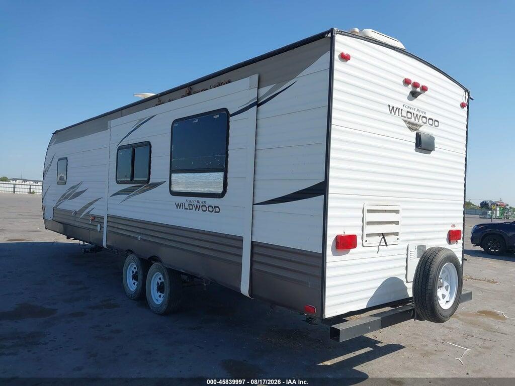 4X4TWDC2XJA263375 2018 WILDWOOD BY FOREST R TRAVEL TRAILER SERIE photo no. 3