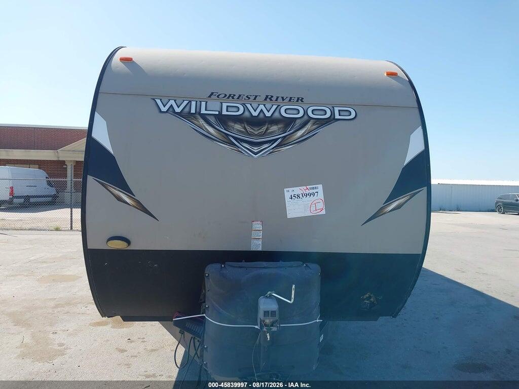 4X4TWDC2XJA263375 2018 WILDWOOD BY FOREST R TRAVEL TRAILER SERIE photo no. 6