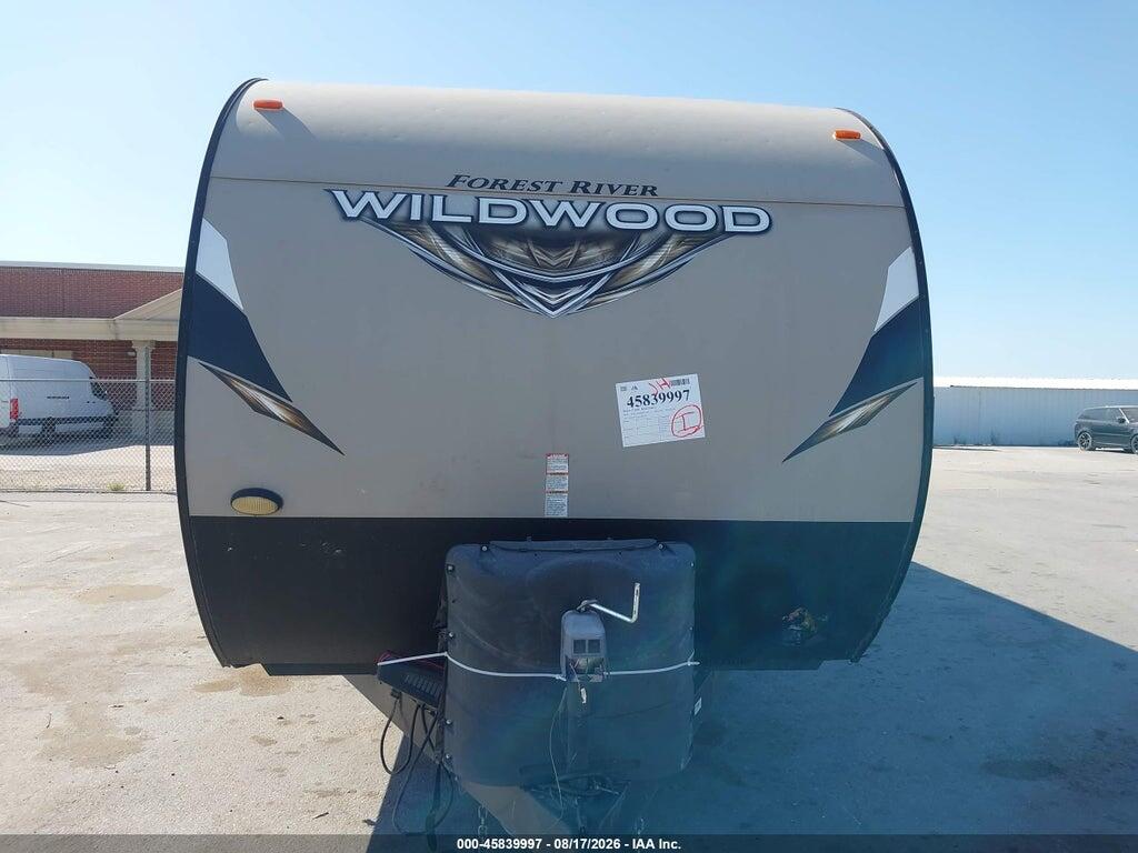 4X4TWDC2XJA263375 2018 WILDWOOD BY FOREST R TRAVEL TRAILER SERIE photo no. 8