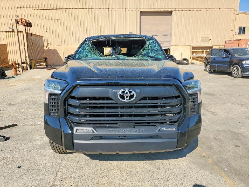 2025 TOYOTA TUNDRA — Фото 5 из 12
