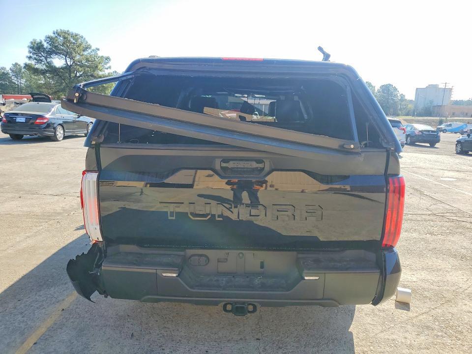 2025 TOYOTA TUNDRA — Фото 6 из 12