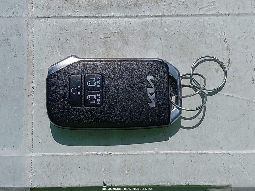 KNDNB4H35N6058857 2022 KIA CARNIVAL MPV photo no. 11