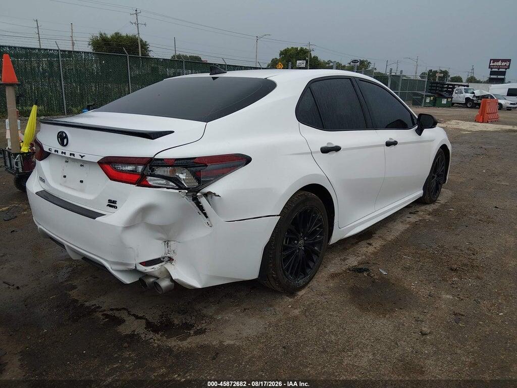 4T1G11BK2NU060695 2022 TOYOTA CAMRY photo no. 4