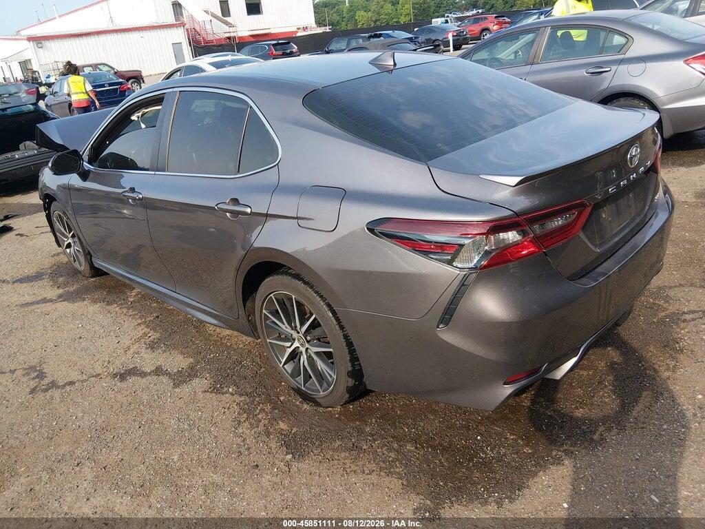 4T1G11AK8MU584725 2021 TOYOTA CAMRY photo no. 3