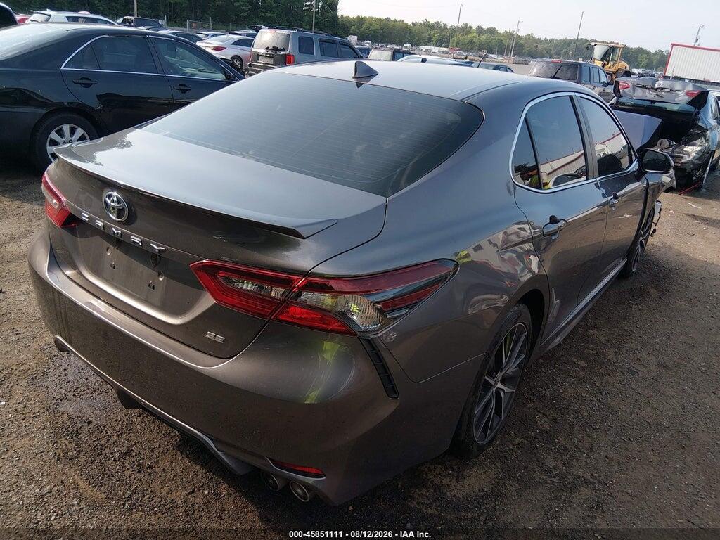 4T1G11AK8MU584725 2021 TOYOTA CAMRY photo no. 4