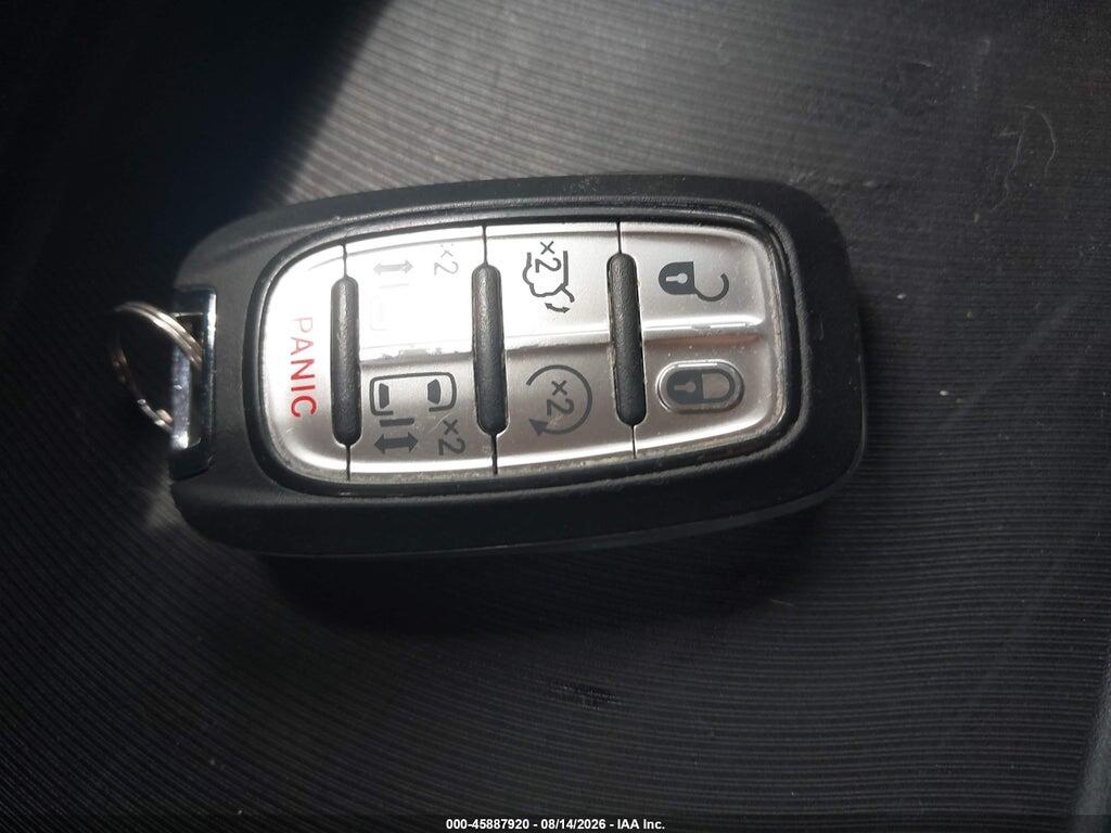 2C4RC1BG4TR212831 2026 CHRYSLER PACIFICA photo no. 11