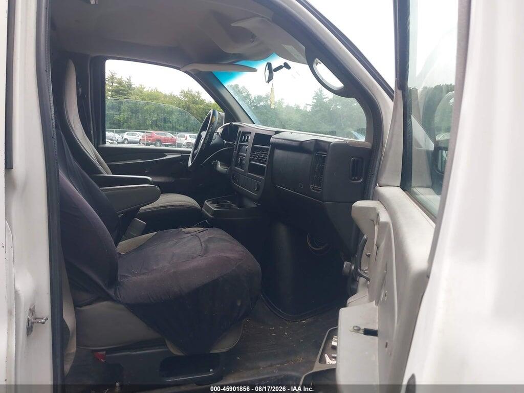 1GTW7GCG5B1147323 2011 GMC SAVANA 2500 photo no. 5