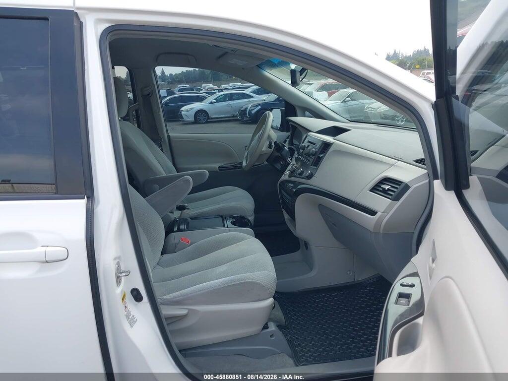 5TDKK3DC2BS002079 2011 TOYOTA SIENNA photo no. 5