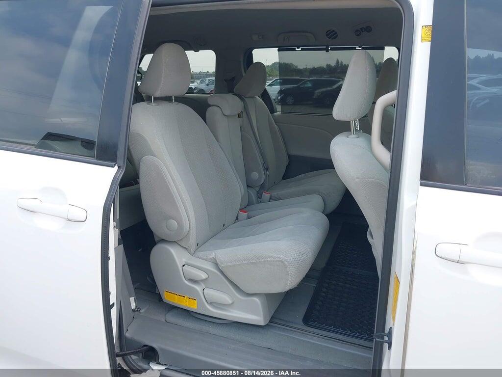 5TDKK3DC2BS002079 2011 TOYOTA SIENNA photo no. 8