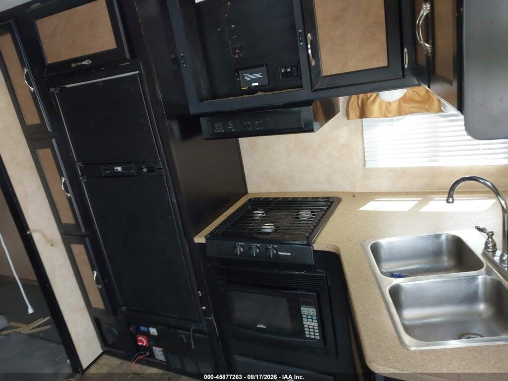4X4TWPC26BB011460 2011 FOREST RIVER TRAILER photo no. 12