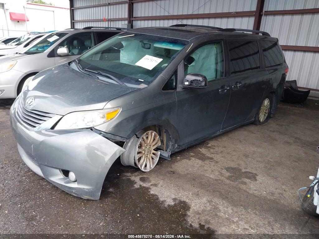 5TDYK3DC5BS162595 2011 TOYOTA SIENNA photo no. 2