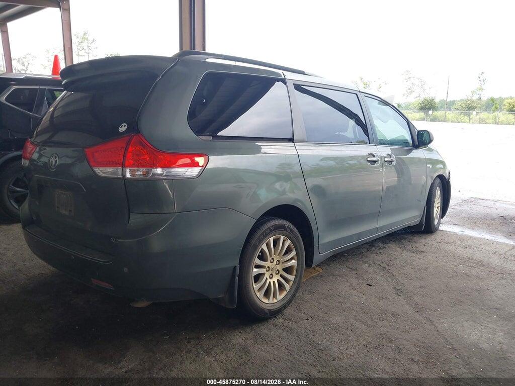 5TDYK3DC5BS162595 2011 TOYOTA SIENNA photo no. 4