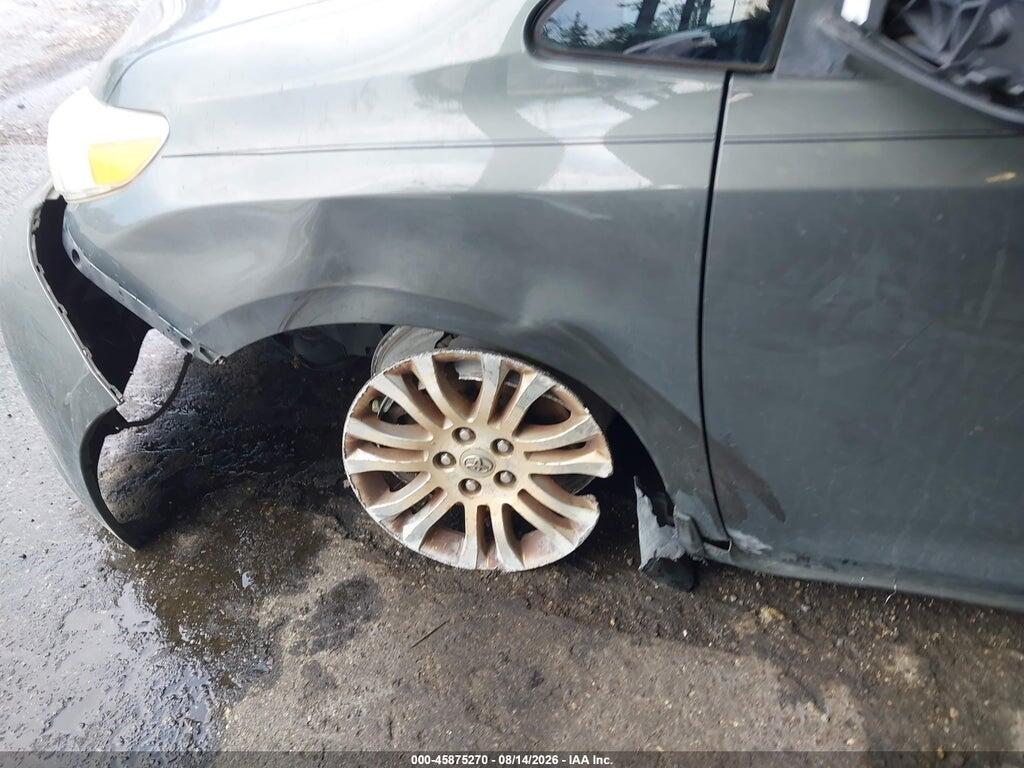 5TDYK3DC5BS162595 2011 TOYOTA SIENNA photo no. 6