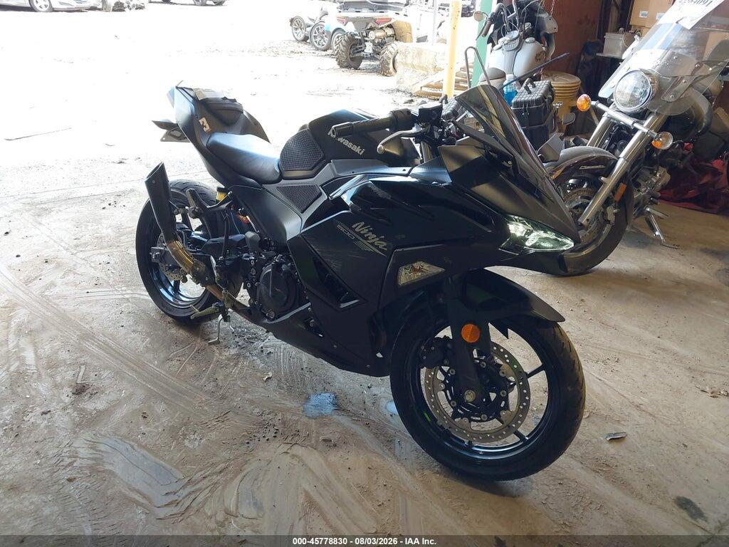 ML5EXGH16TDA89767 2026 KAWASAKI EX500 photo no. 1