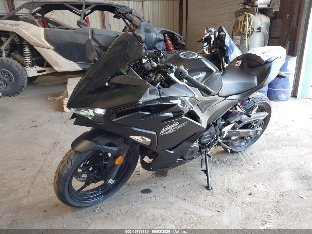 ML5EXGH16TDA89767 2026 KAWASAKI EX500 photo no. 2