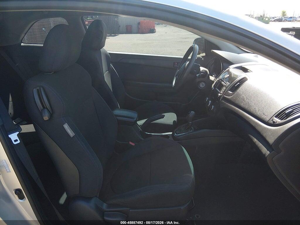 KNAFU6A20C5471409 2012 KIA FORTE KOUP photo no. 5