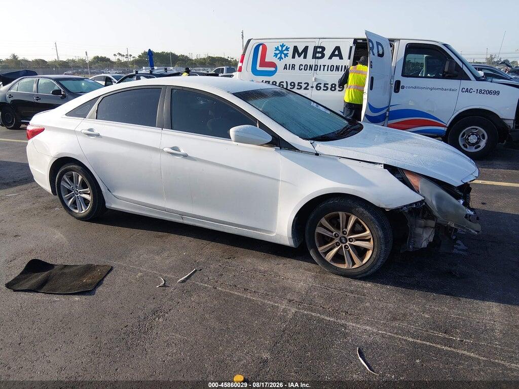 5NPEB4AC9BH019586 2011 HYUNDAI SONATA photo no. 1