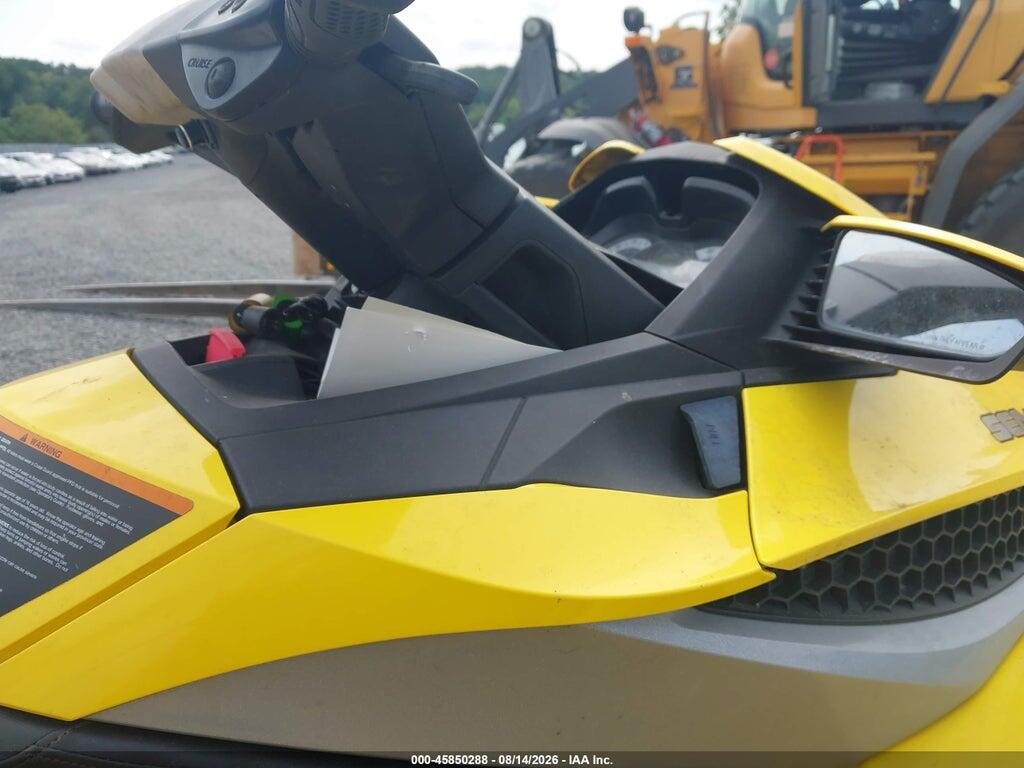 5KTWS141XCF002539 2011 SEADOO GTX 260 photo no. 5