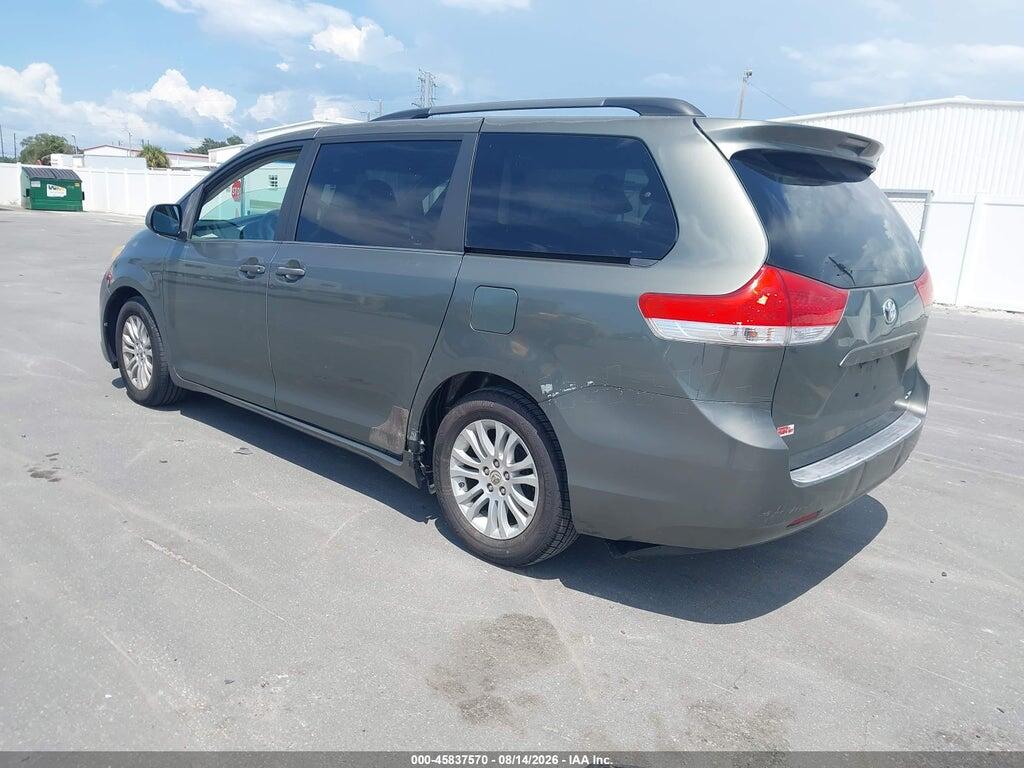5TDYK3DC8BS040264 2011 TOYOTA SIENNA photo no. 3