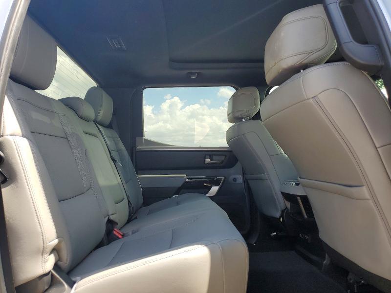 2025 TOYOTA TUNDRA LIMITED — Фото 10 из 12