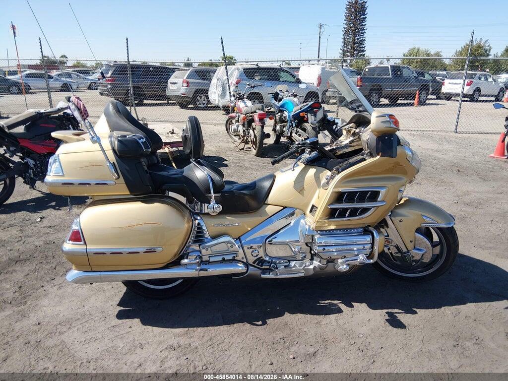 1HFSC47F06A508754 2006 HONDA GL1800 photo no. 12