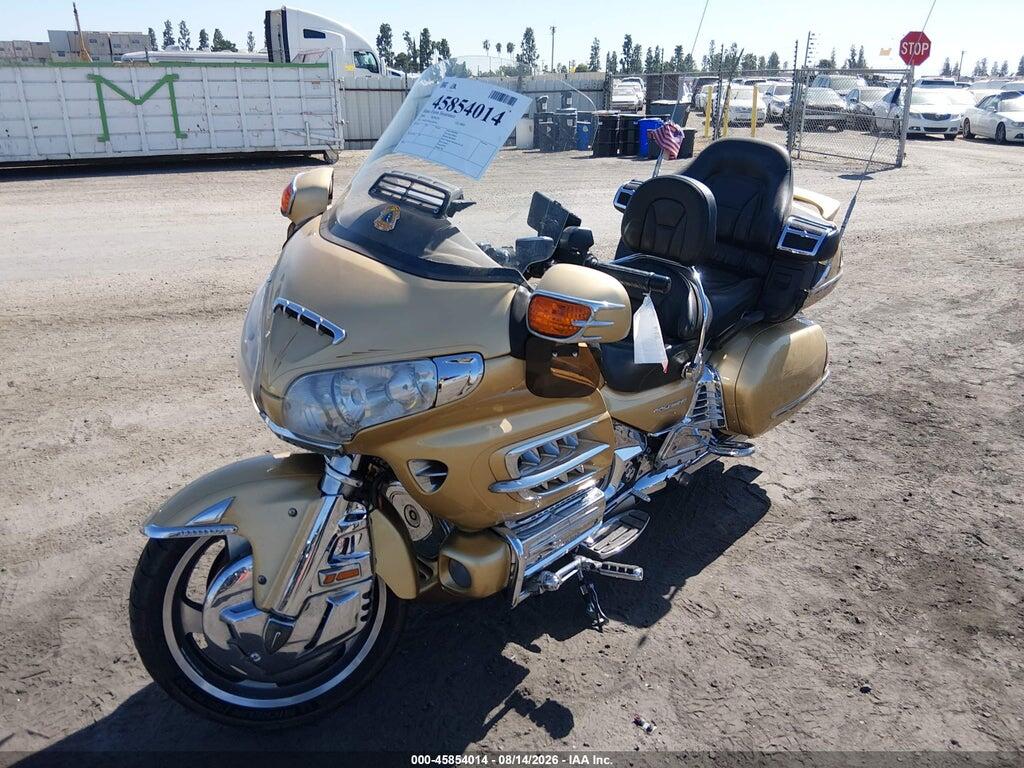 1HFSC47F06A508754 2006 HONDA GL1800 photo no. 2