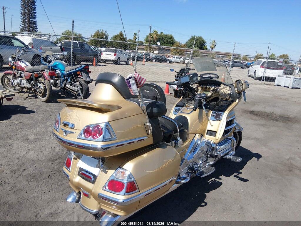 1HFSC47F06A508754 2006 HONDA GL1800 photo no. 4
