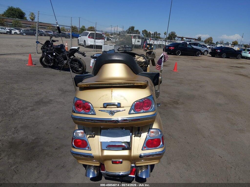 1HFSC47F06A508754 2006 HONDA GL1800 photo no. 6