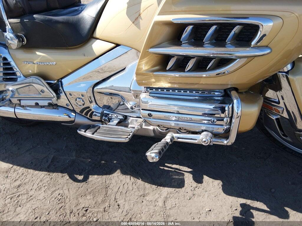 1HFSC47F06A508754 2006 HONDA GL1800 photo no. 8