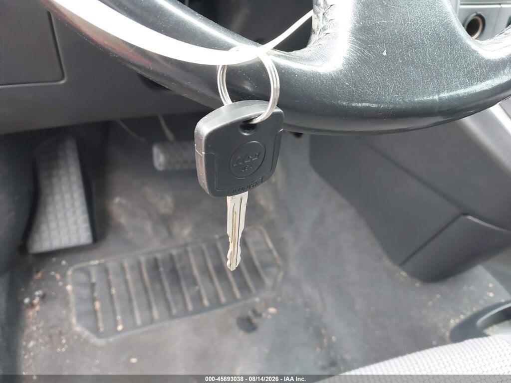 2T1KR30E95C493122 2005 TOYOTA MATRIX photo no. 11