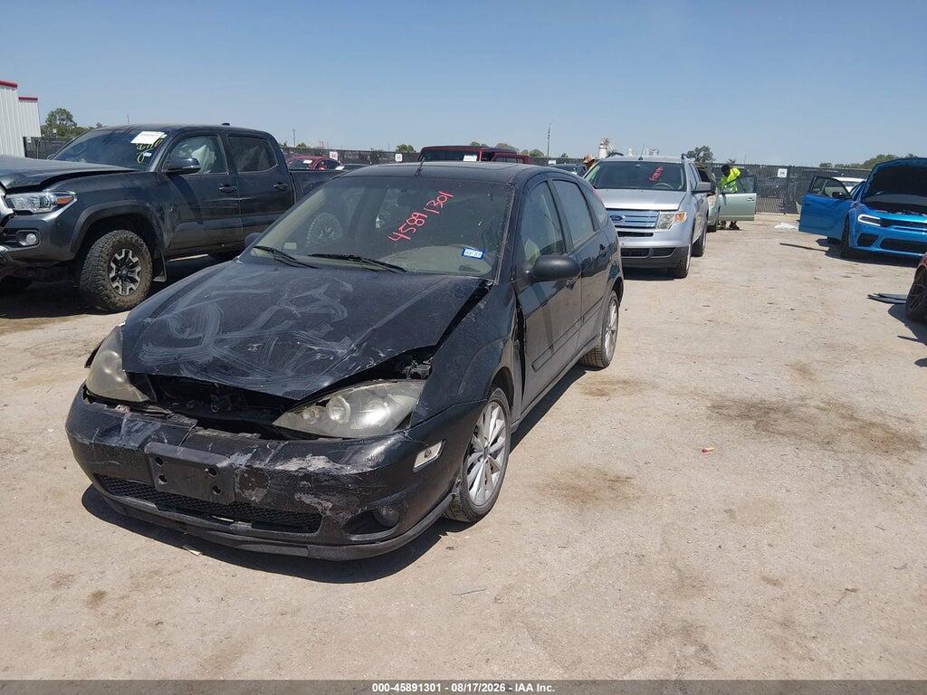 3FAFP37Z74R117937 2004 FORD FOCUS photo no. 2