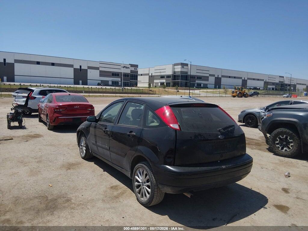 3FAFP37Z74R117937 2004 FORD FOCUS photo no. 3
