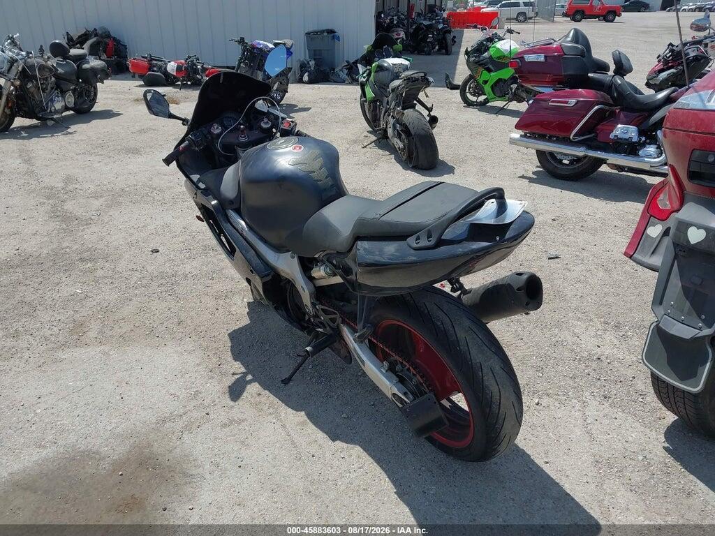 JH2PC35024M500425 2004 HONDA CBR600 photo no. 3