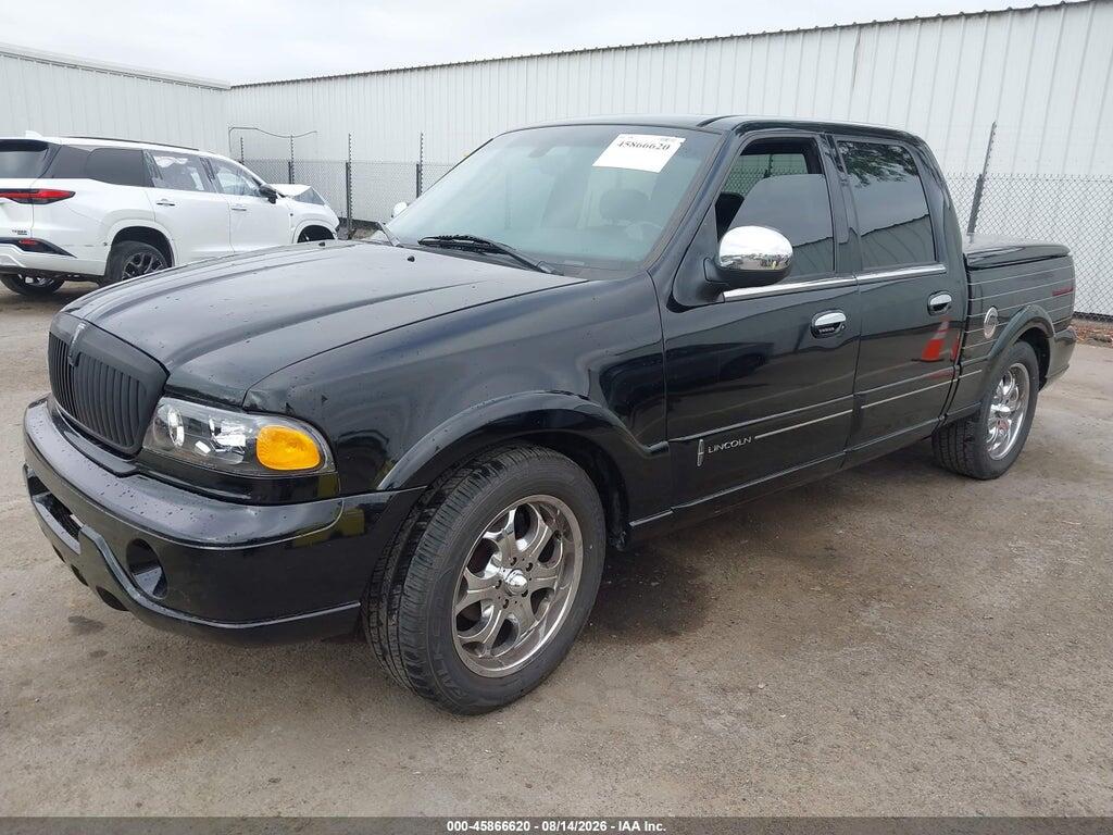 5LTEW05A22KJ00725 2002 LINCOLN BLACKWOOD photo no. 2