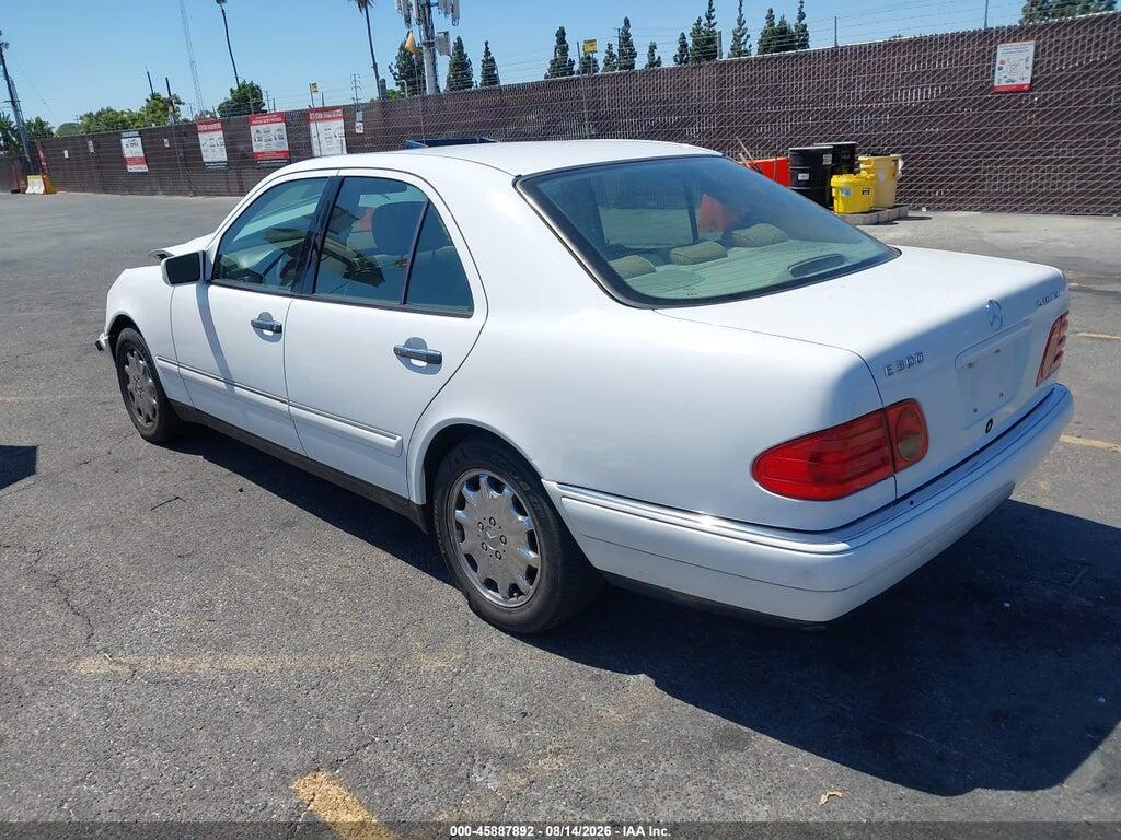 WDBJF25H1XA863308 1999 MERCEDES-BENZ E 300 DIESEL photo no. 3