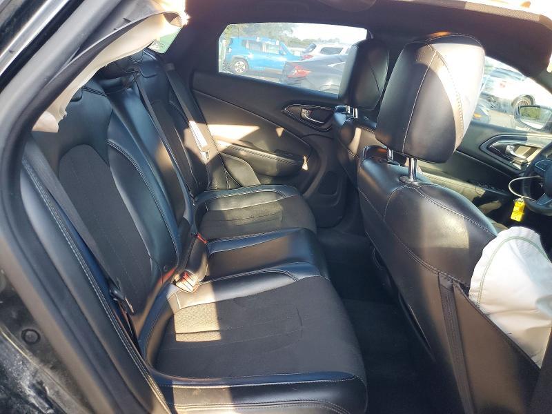 2015 CHRYSLER 200 S — Фото 10 из 12