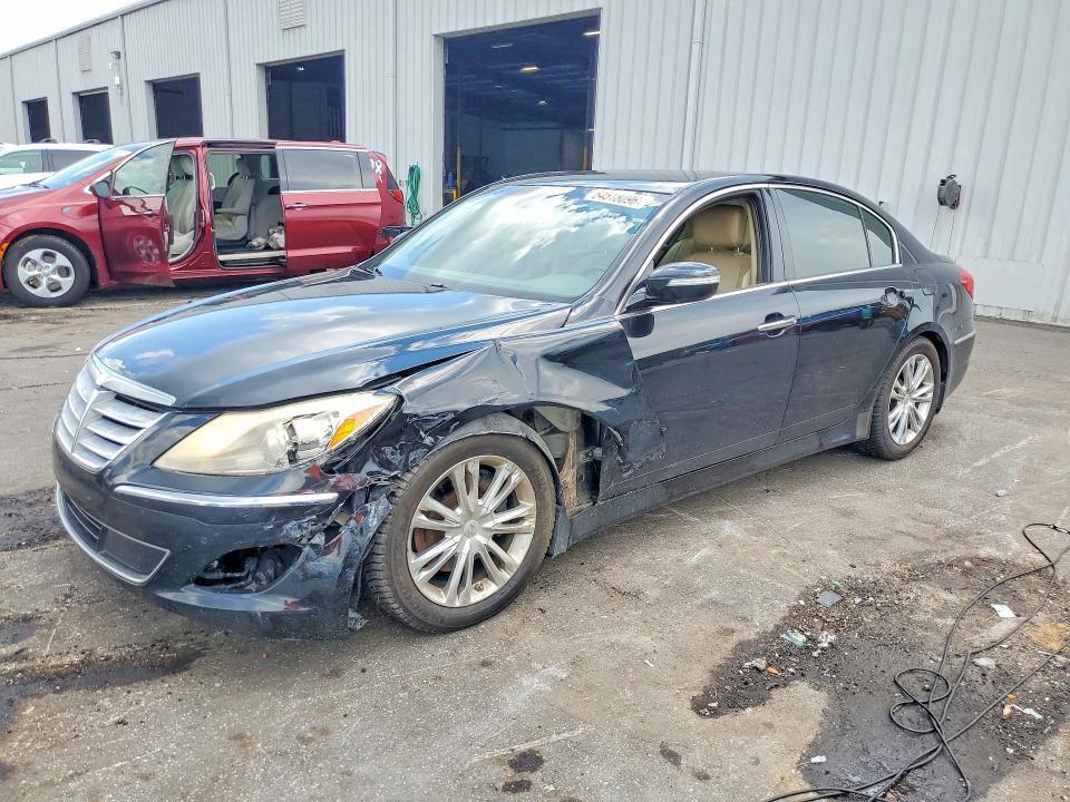 2013 HYUNDAI GENESIS KMHGC4DD1DU221997