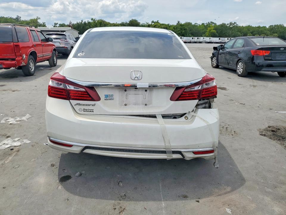 2017 HONDA ACCORD — Фото 6 из 12