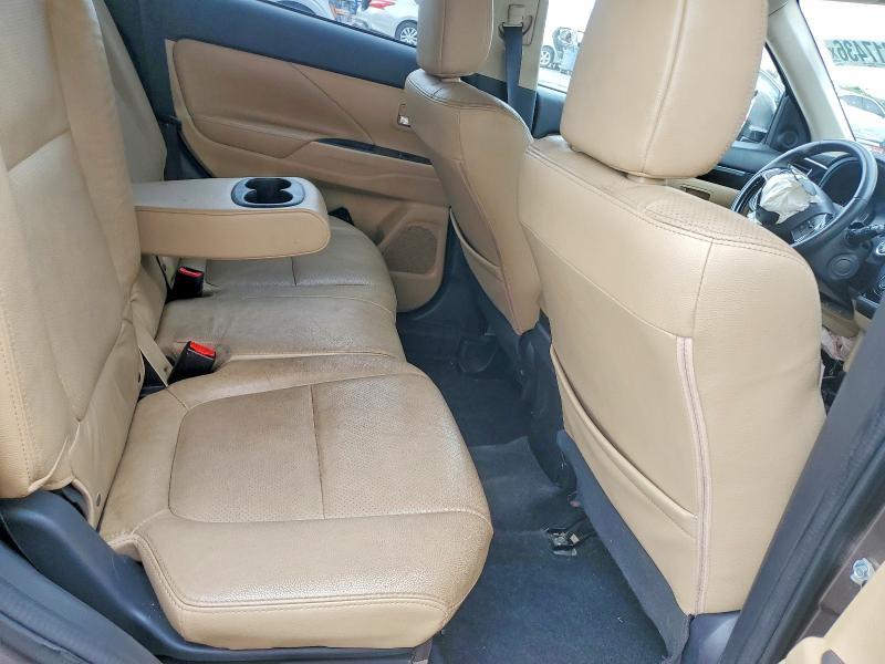 2017 MITSUBISHI OUTLANDER SE — Фото 11 из 14