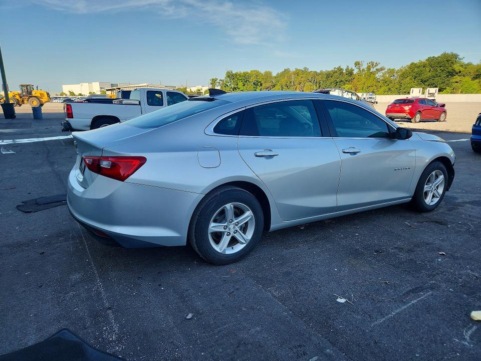2020 CHEVROLET MALIBU LS — Фото 3 из 13