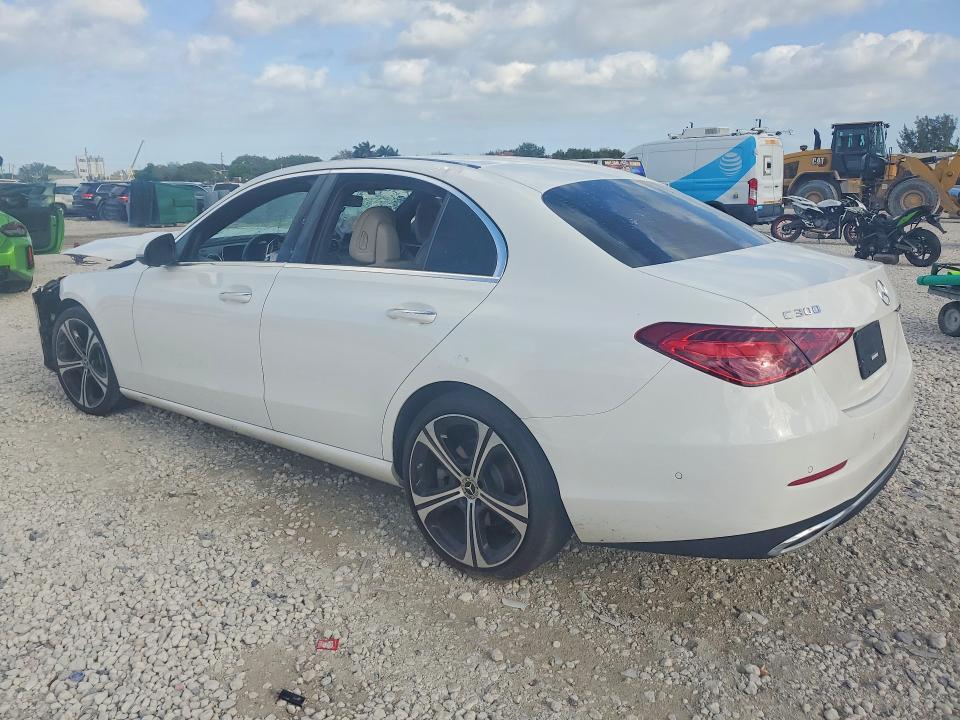 2023 MERCEDES-BENZ C 300 — Фото 2 из 12