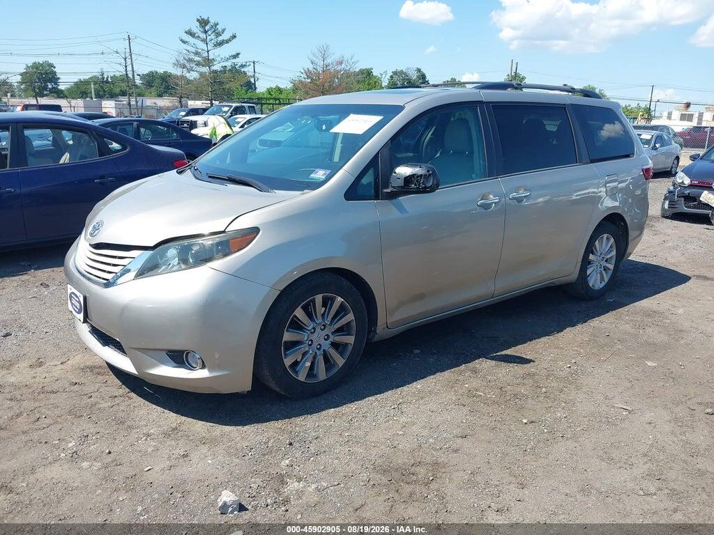 5TDDK3DC6FS125463 2015 TOYOTA SIENNA photo no. 2