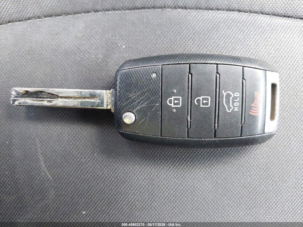 KNDJN2A2XG7308781 2016 KIA SOUL photo no. 11