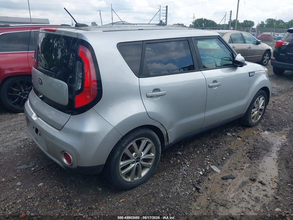 KNDJP3A56H7445566 2017 KIA SOUL photo no. 4
