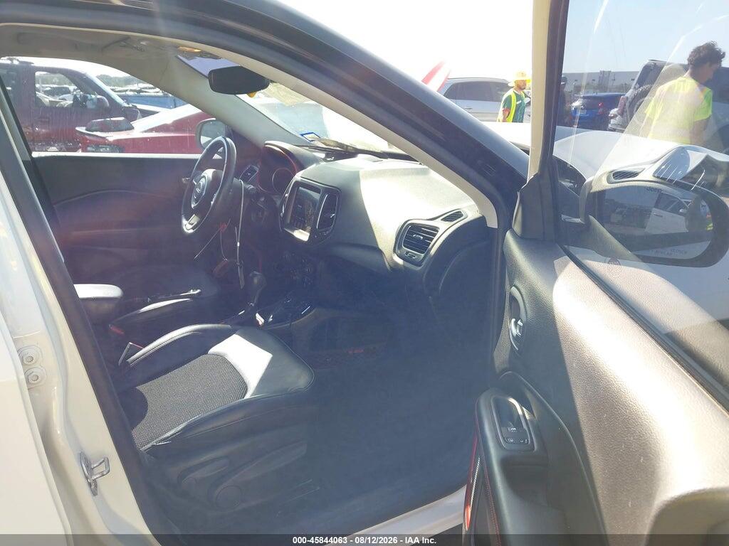 3C4NJDDB7JT206734 2018 JEEP COMPASS photo no. 5