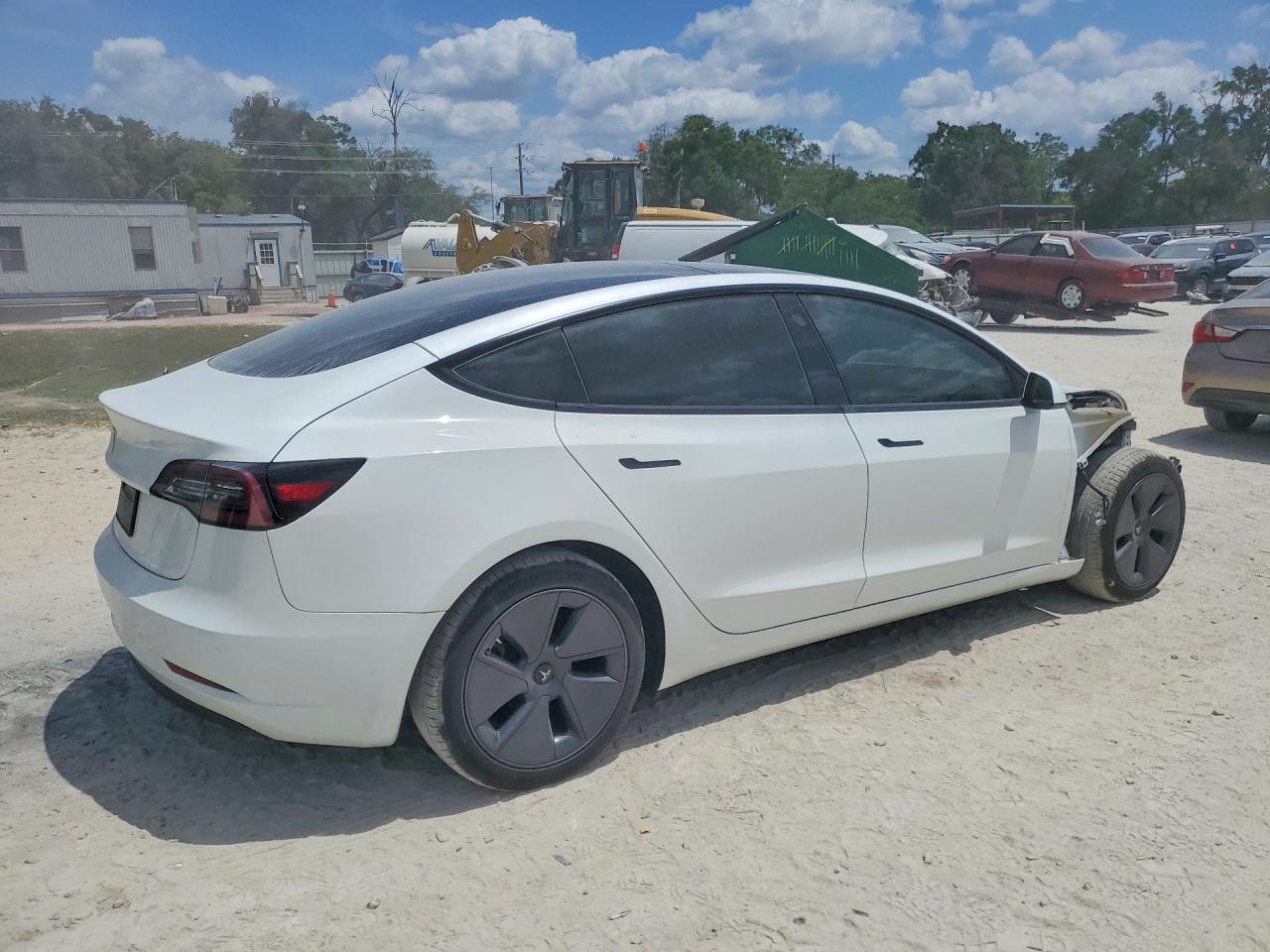 2023 TESLA MODEL 3 — Фото 3 из 13