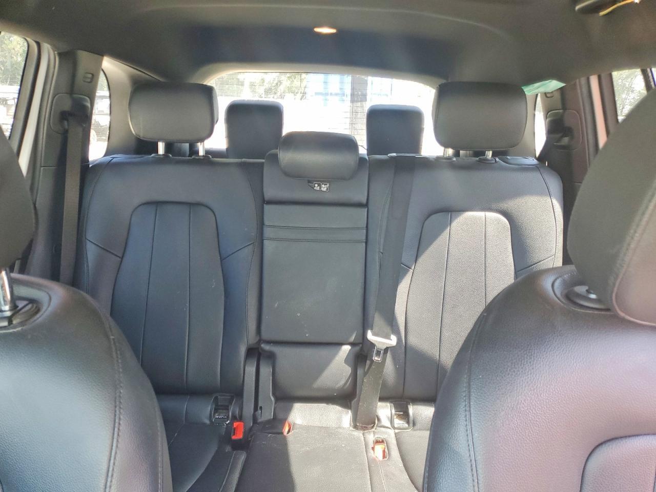 2020 MERCEDES-BENZ GLB 250 — Фото 10 из 14